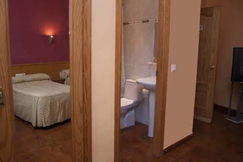 Hostal Le Vintage Ávila Exteriör bild
