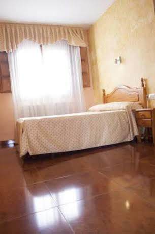 Hostal Le Vintage Ávila Exteriör bild