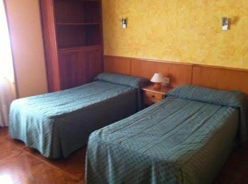 Hostal Le Vintage Ávila Exteriör bild