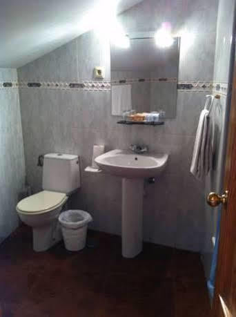 Hostal Le Vintage Ávila Exteriör bild